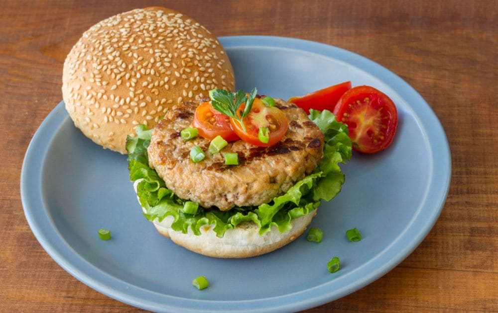 Hamburguer de pão de aveia delicioso e saudável
